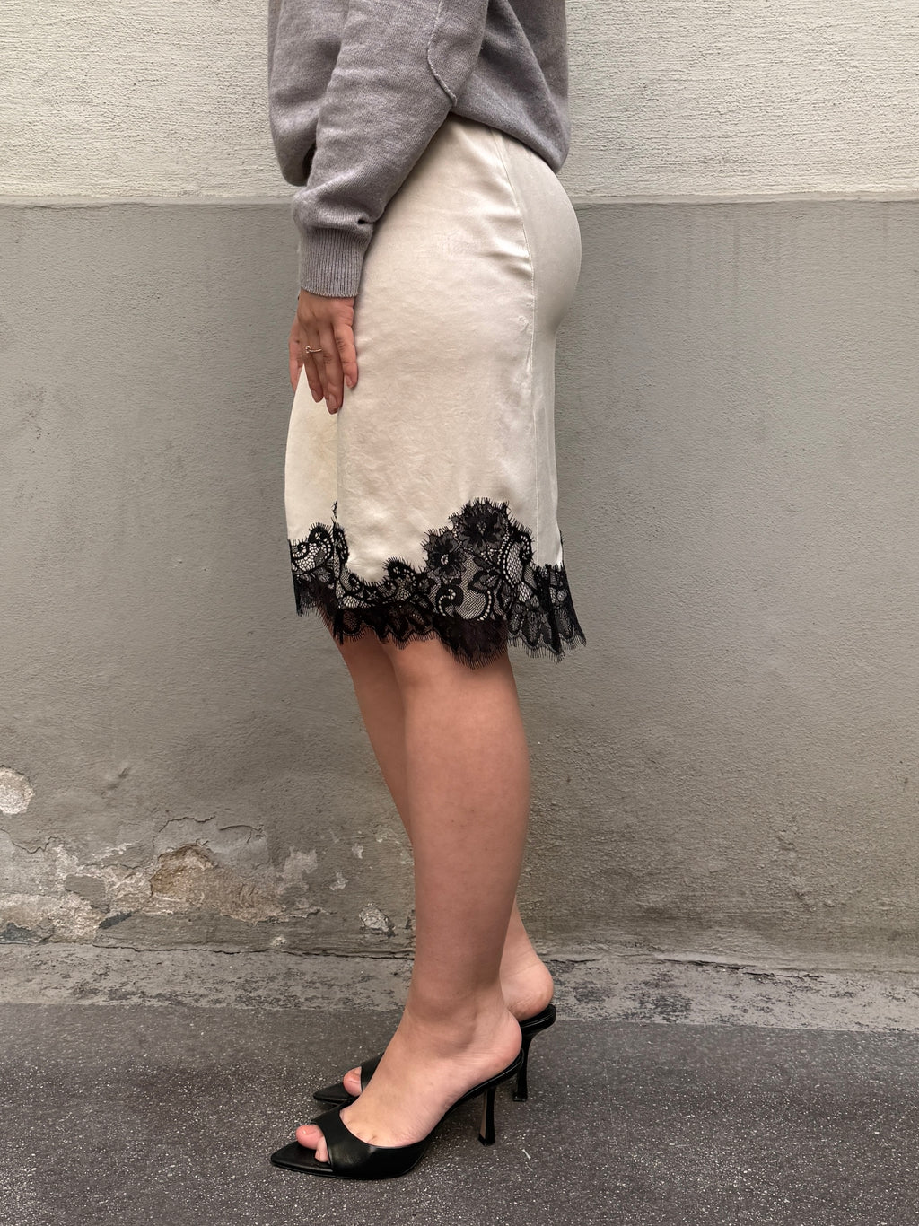 100% Silk Cream & Black Lace Skirt XS/S
