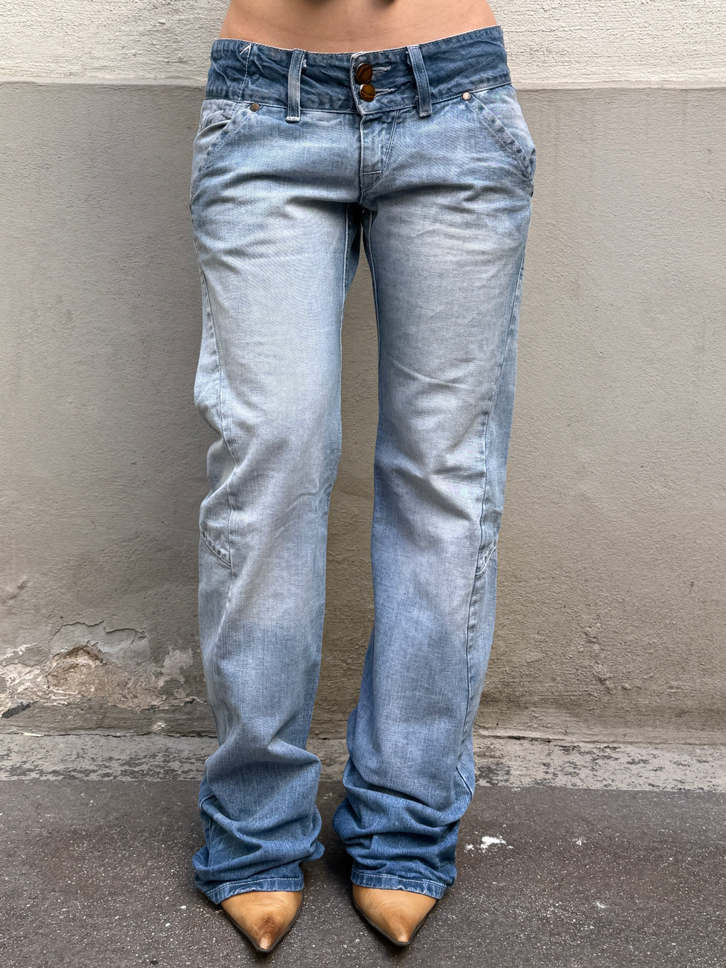 Vintage Levi's Engineered Low Waisted Jeans 28x34