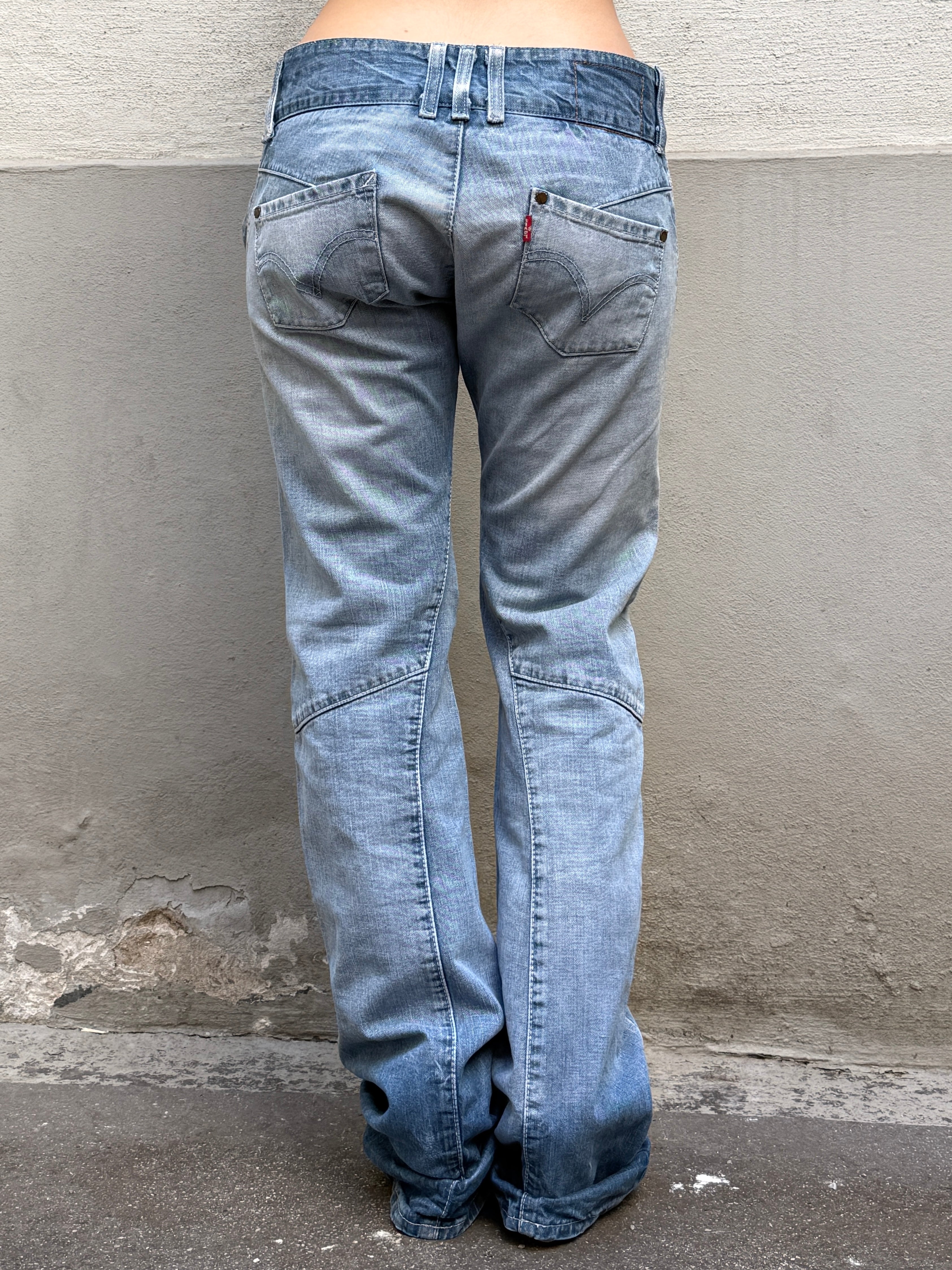 Vintage Levi's Engineered Low Waisted Jeans 28x34