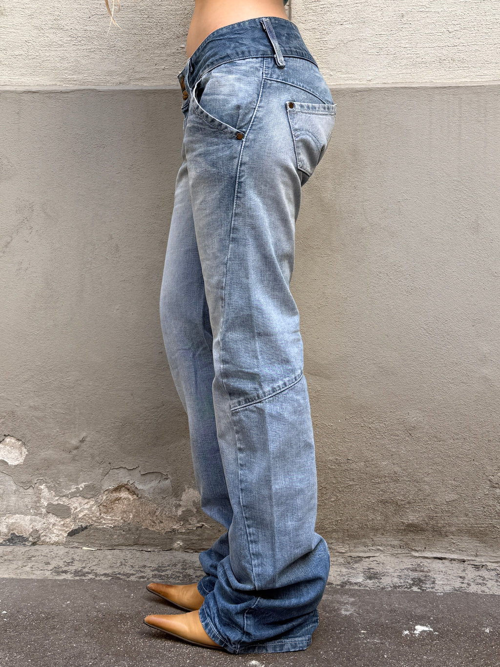 Vintage Levi's Engineered Low Waisted Jeans 28x34