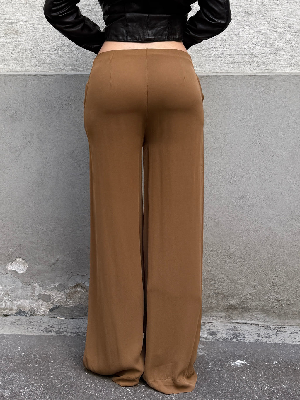 Theory 100% Silk Camel Mid Waist Straight Leg Trousers XS/S