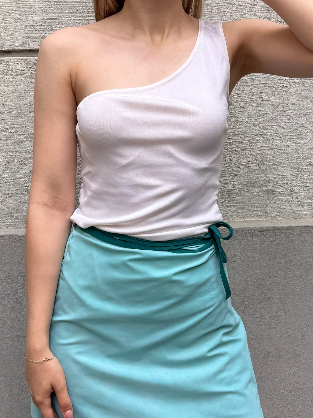 Vintage Y2K White Asymmetrical Top M