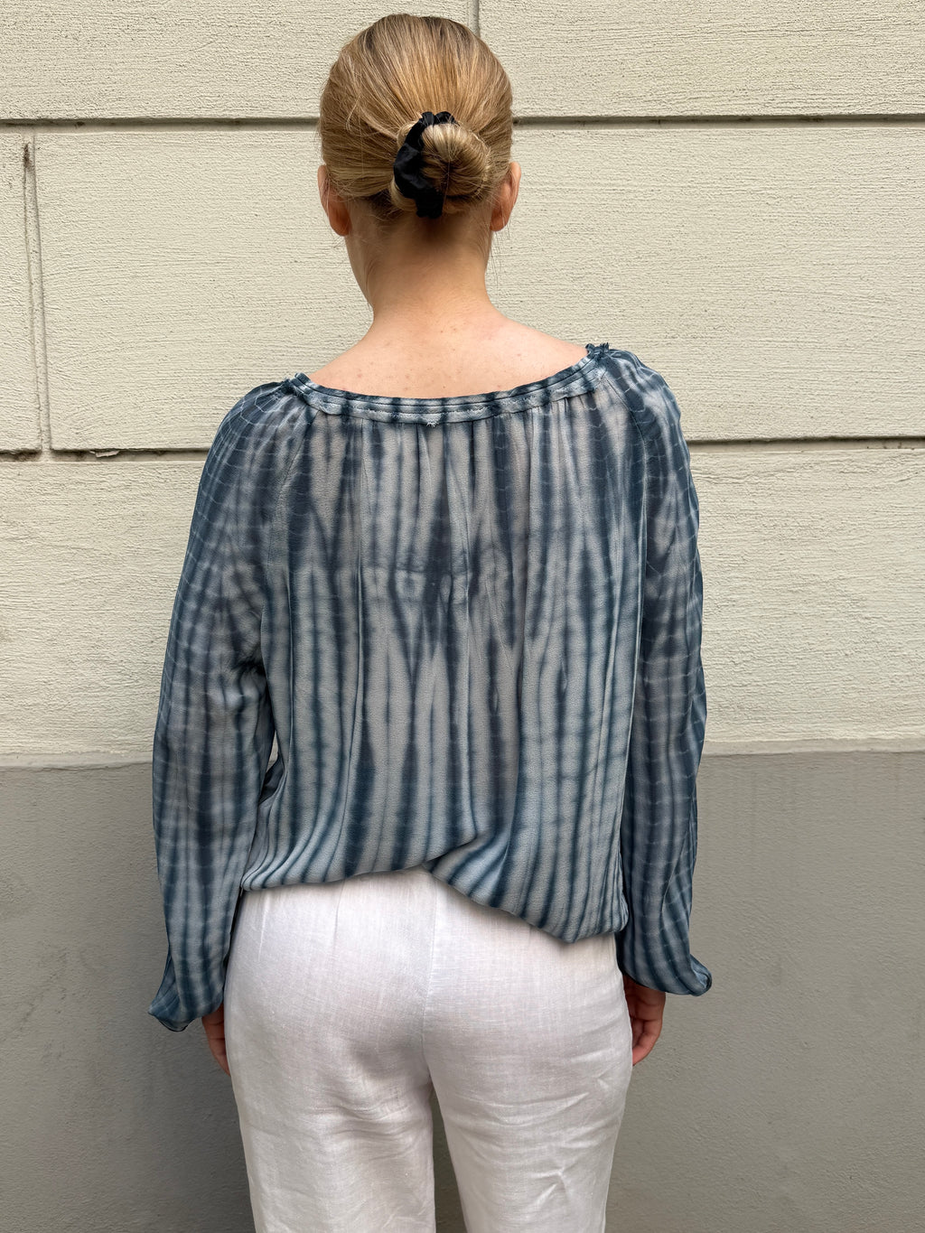 Vintage 100% Silk Tie Dye Blue Blouse S/M