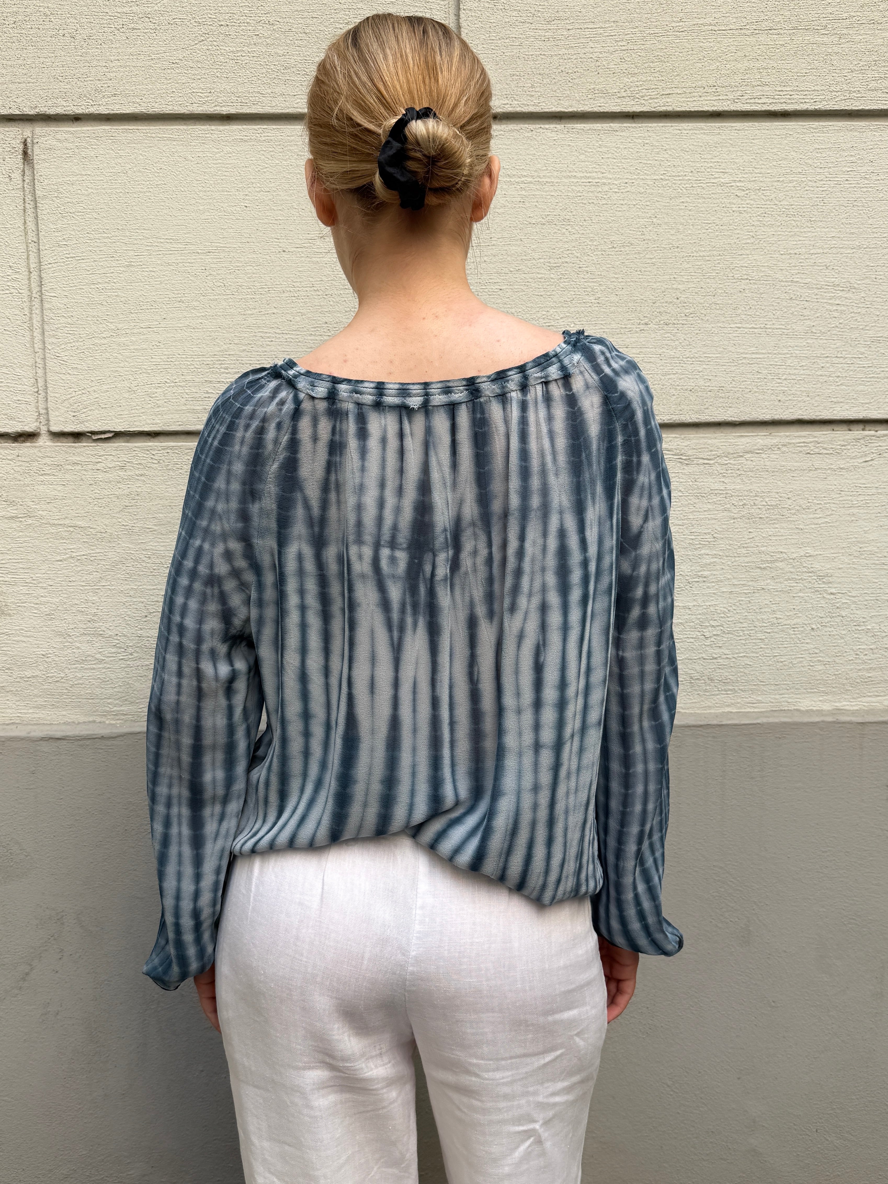 Vintage 100% Silk Tie Dye Blue Blouse S/M