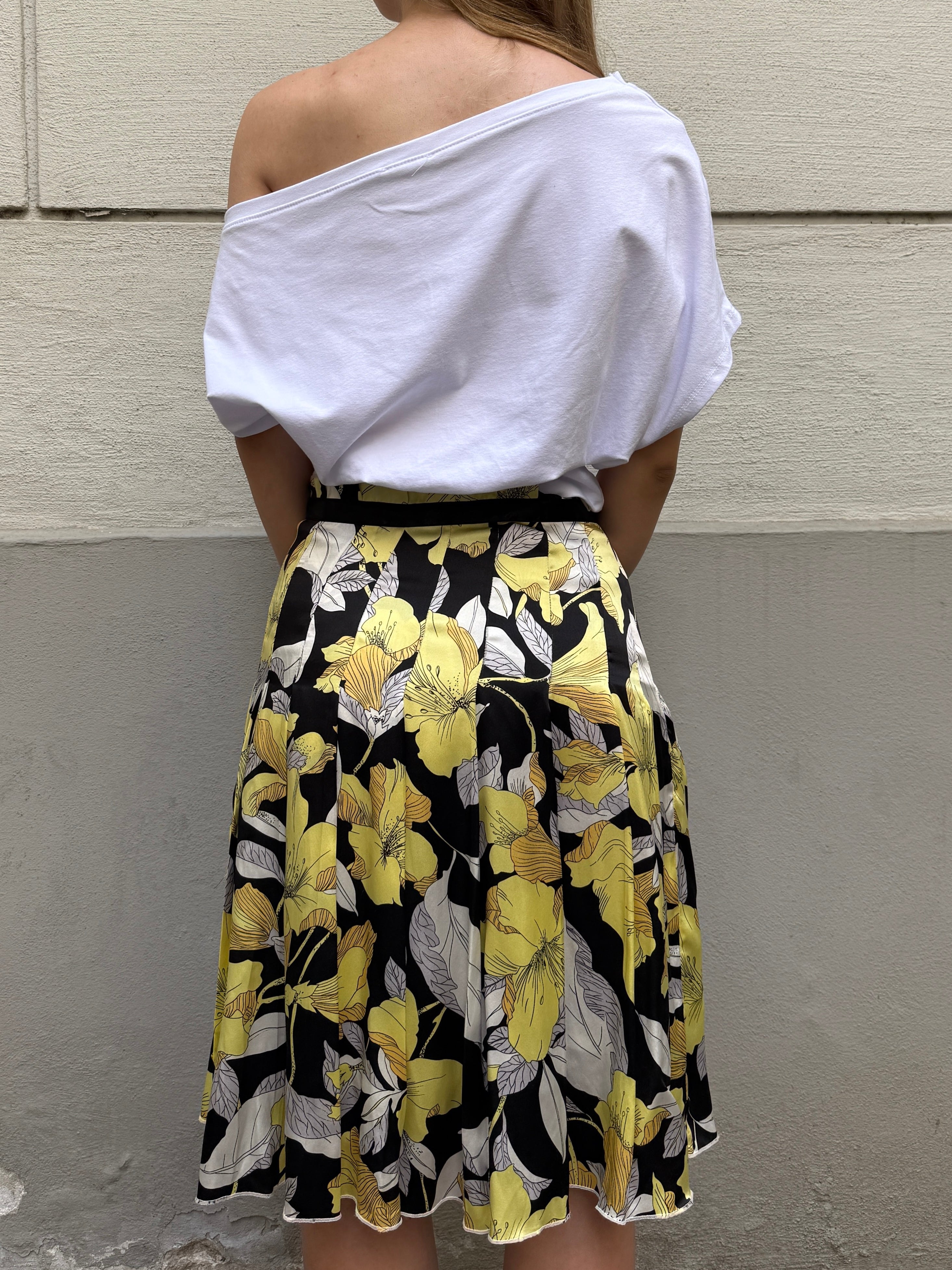 Vintage Y2K White Asymmetrical Top XS/S