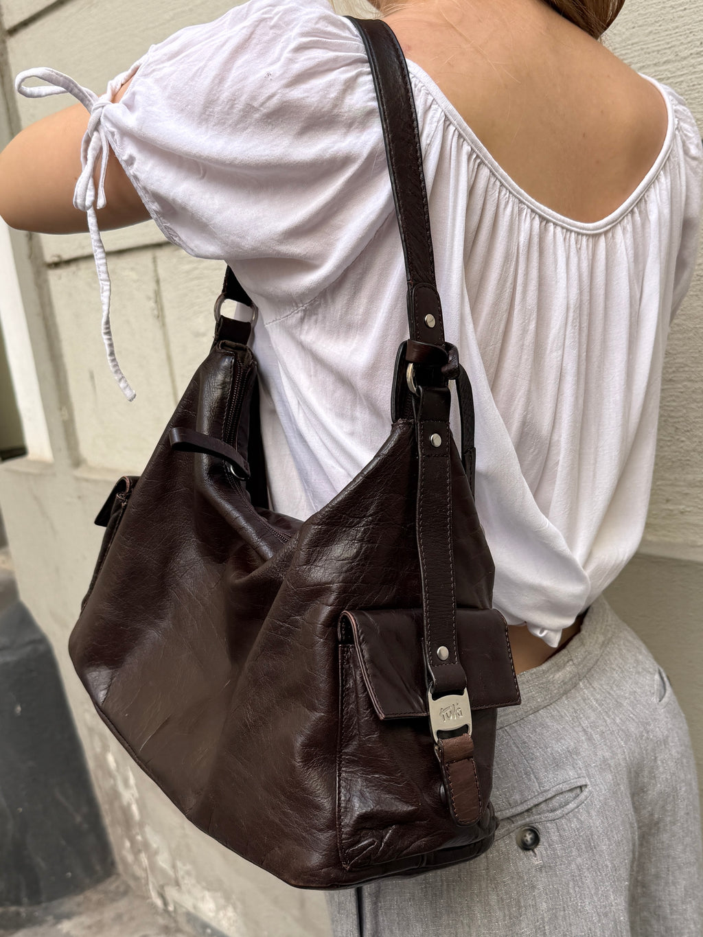 Vintage Y2K 100% Genuine Leather Brown Bag M