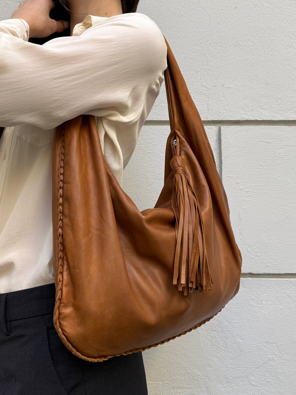 Vintage 100% Genuine Nappa Leather Slouchy Hobo Tassel Bag