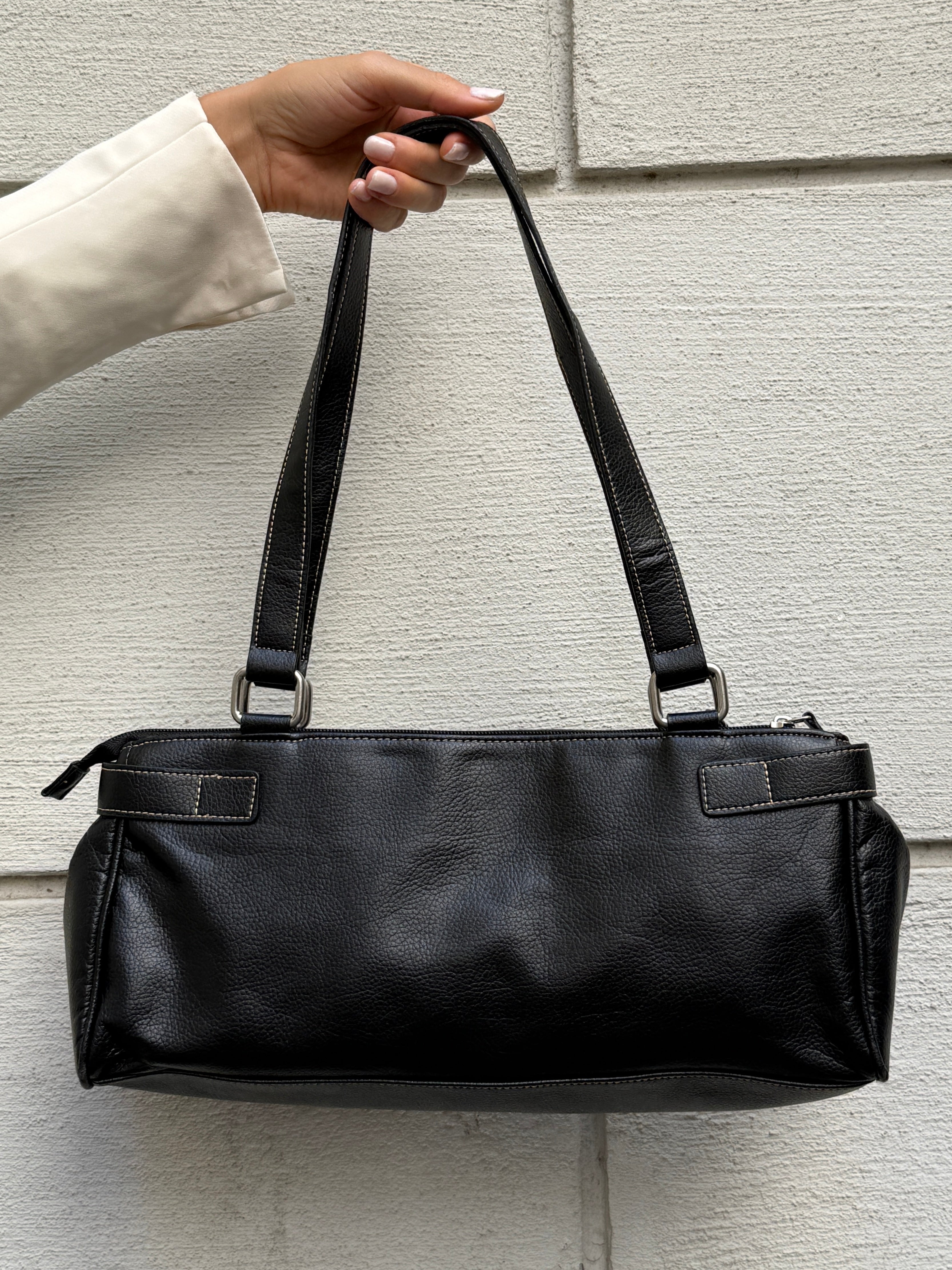 Vintage 100% Genuine Leather Black Baguette Bag