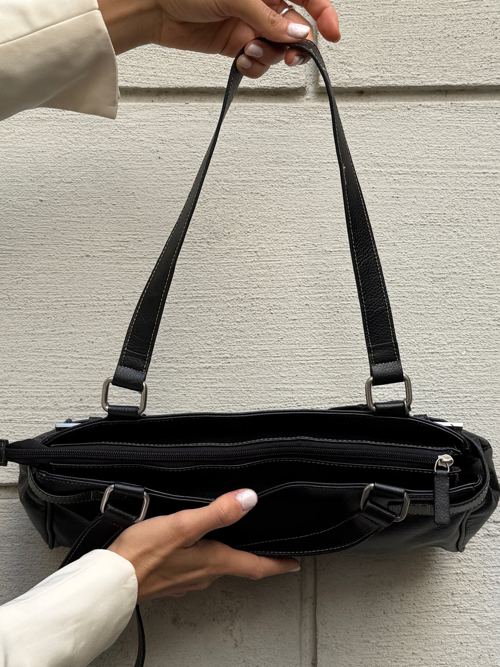 Vintage 100% Genuine Leather Black Baguette Bag